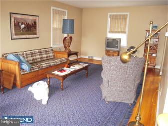 1626 Prospect Ridge Boulevard Haddon Heights, NJ 08035 - Photo 2 of 11 Living Room