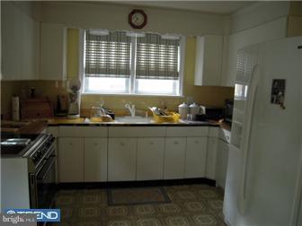 1626 Prospect Ridge Boulevard Haddon Heights, NJ 08035 - Photo 5 of 11 Kitchen