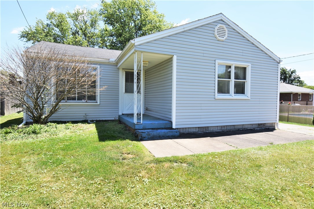 235 Struthers-Liberty Road Campbell, OH 44405 - Photo 1 of 10 Gallery Image 1