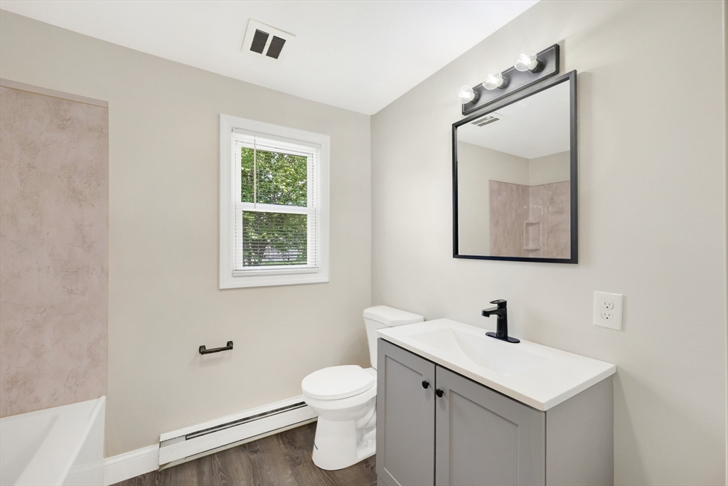 24 Daley Street Chicopee, MA 01013 - Photo 11 of 23