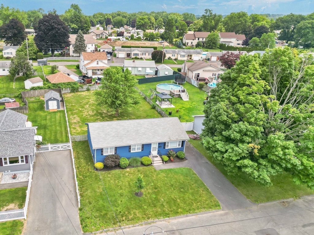 24 Daley Street Chicopee, MA 01013 - Photo 3 of 23