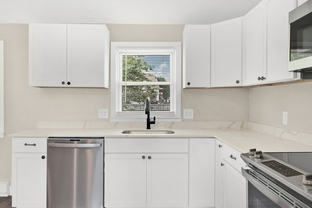 24 Daley Street Chicopee, MA 01013 - Photo 9 of 23