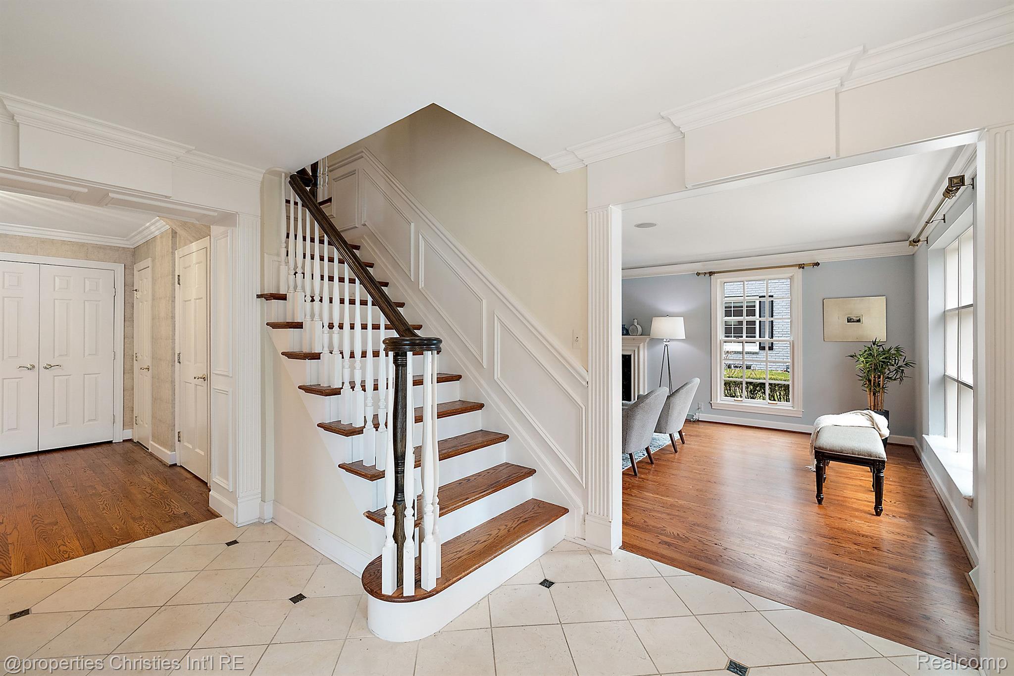 2611 Amberly Road Bloomfield Hills, MI 48301 - Photo 4 of 61 Gallery Image 4