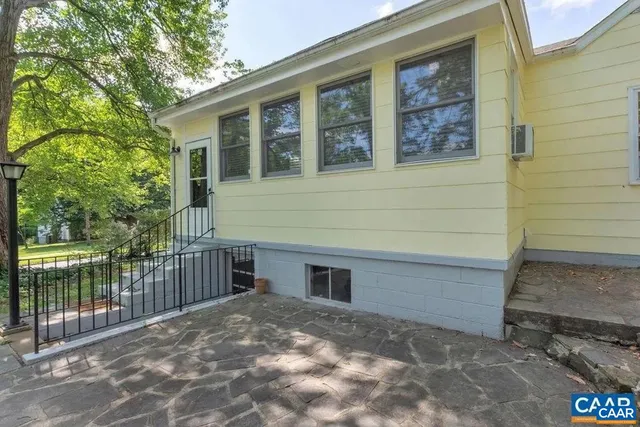 $3,000 | 1601 Del Mar Drive, Charlottesville, VA 22903