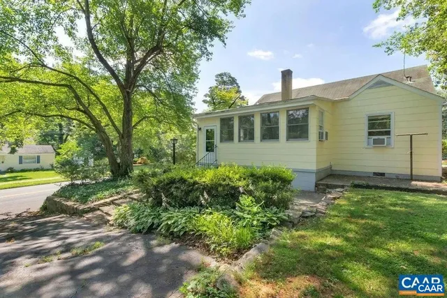 $3,000 | 1601 Del Mar Drive, Charlottesville, VA 22903