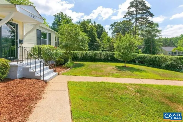 $3,000 | 1601 Del Mar Drive, Charlottesville, VA 22903