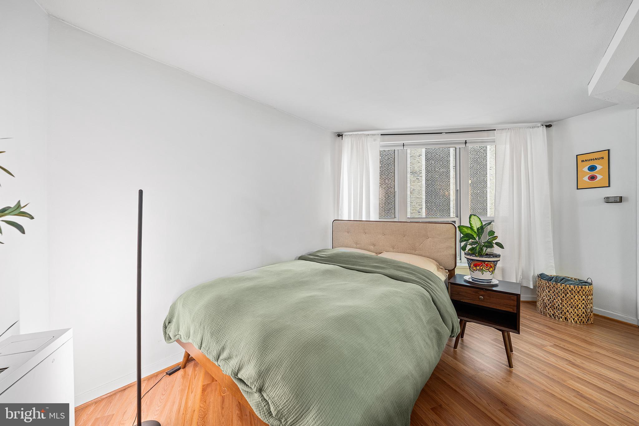 224-30 West Rittenhouse Square, Unit 1002 Philadelphia, PA 19103 - Photo 8 of 31