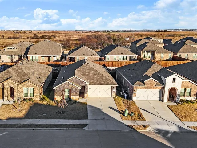 $389,500 | 3918 Faulkner Avenue, Aubrey, TX 76227