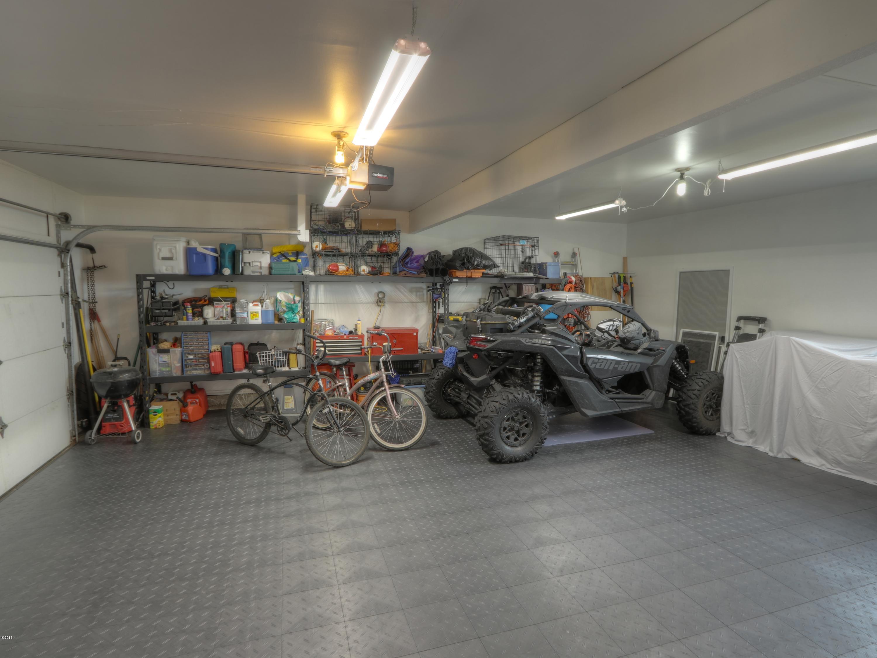 1032 Southwest Mark Street Newport, OR 97365 - Photo 12 of 37 Garage