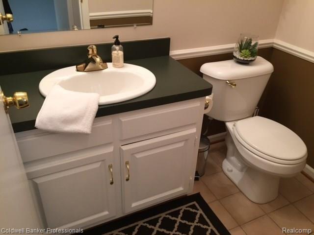 1275 Candlestick Lane, Unit 103 Rochester, MI 48306 - Photo 22 of 32 IMG_3212.jpg
