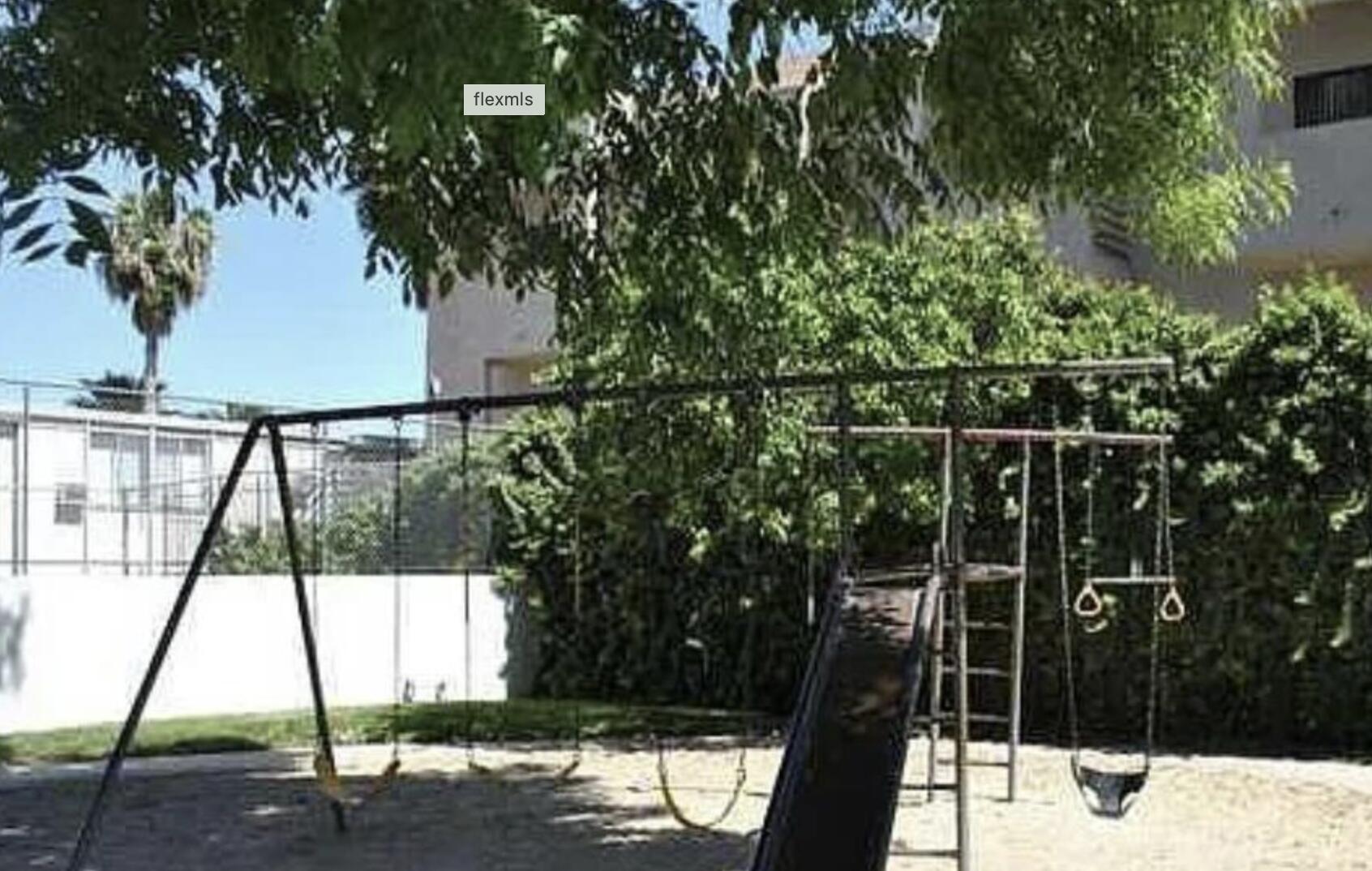 18555 Collins Street, Unit C8 Tarzana, CA 91356 - Photo 24 of 32 a view of yard