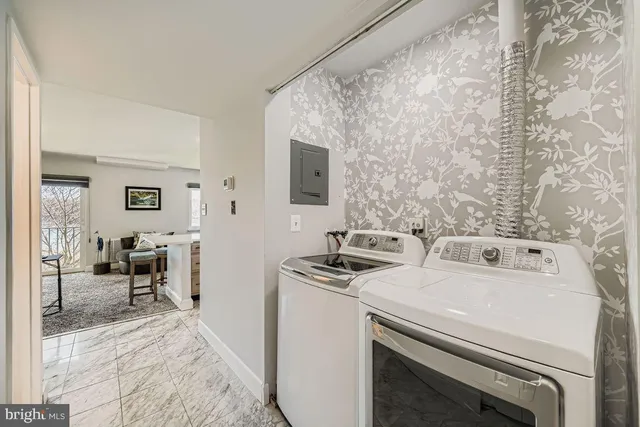 a view of utility room