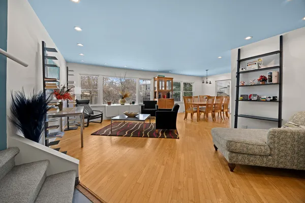 $724,900 | 3000 California Avenue, Rolling Meadows, IL 60008