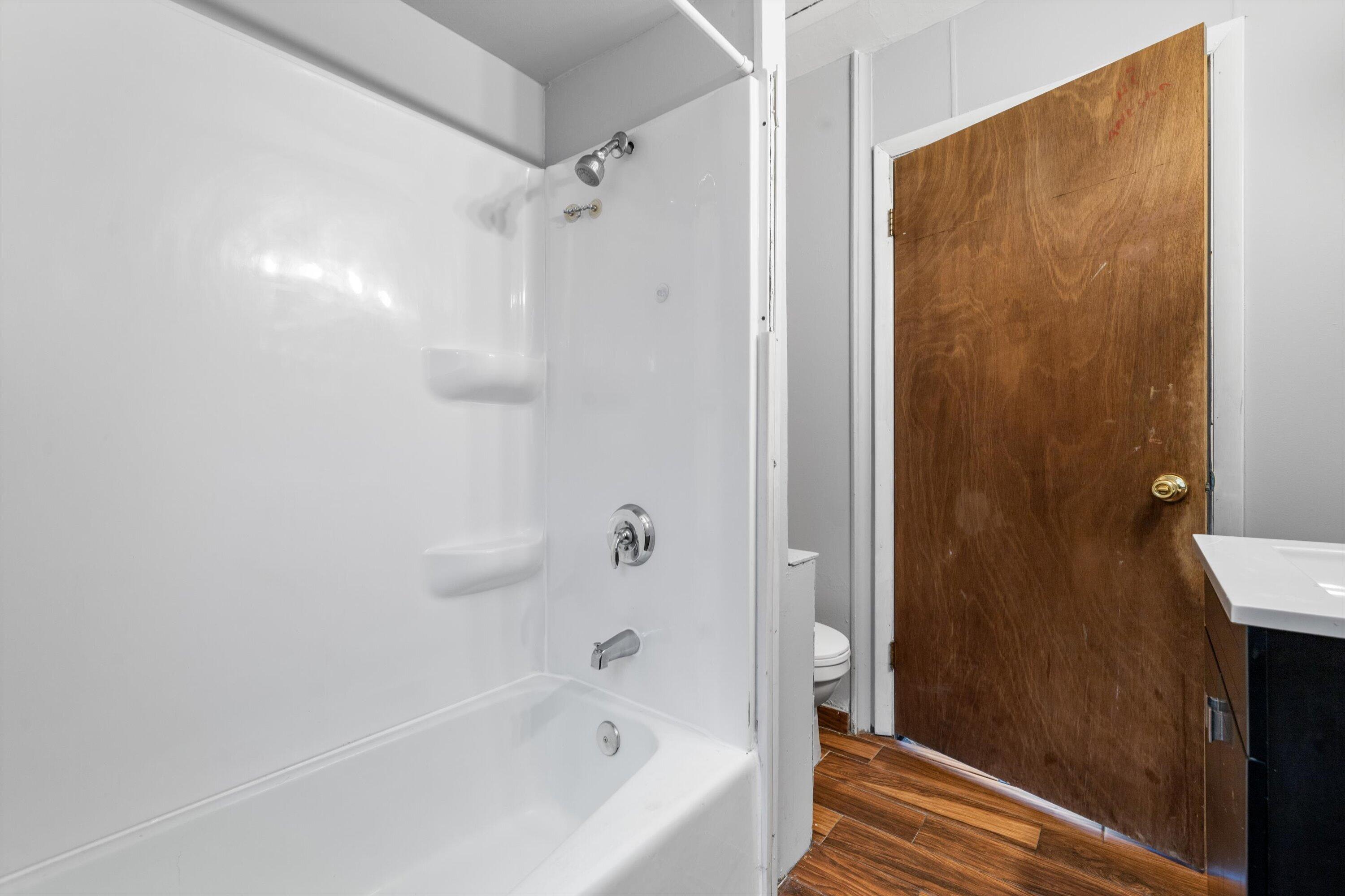 6806 Sheridan Road Kenosha, WI 53143 - Photo 28 of 36 Full Bath Upper