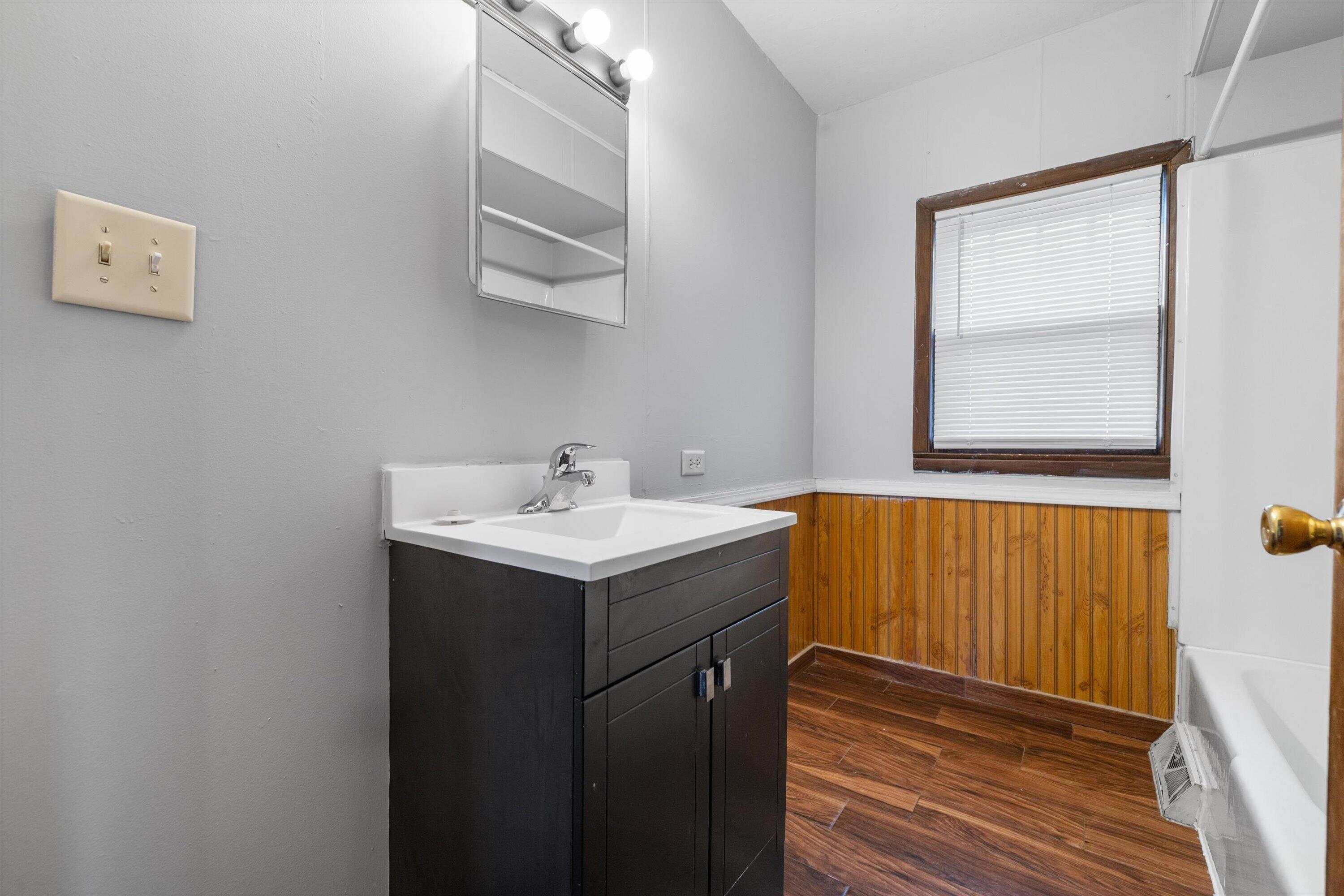 6806 Sheridan Road Kenosha, WI 53143 - Photo 29 of 36 Full Bath