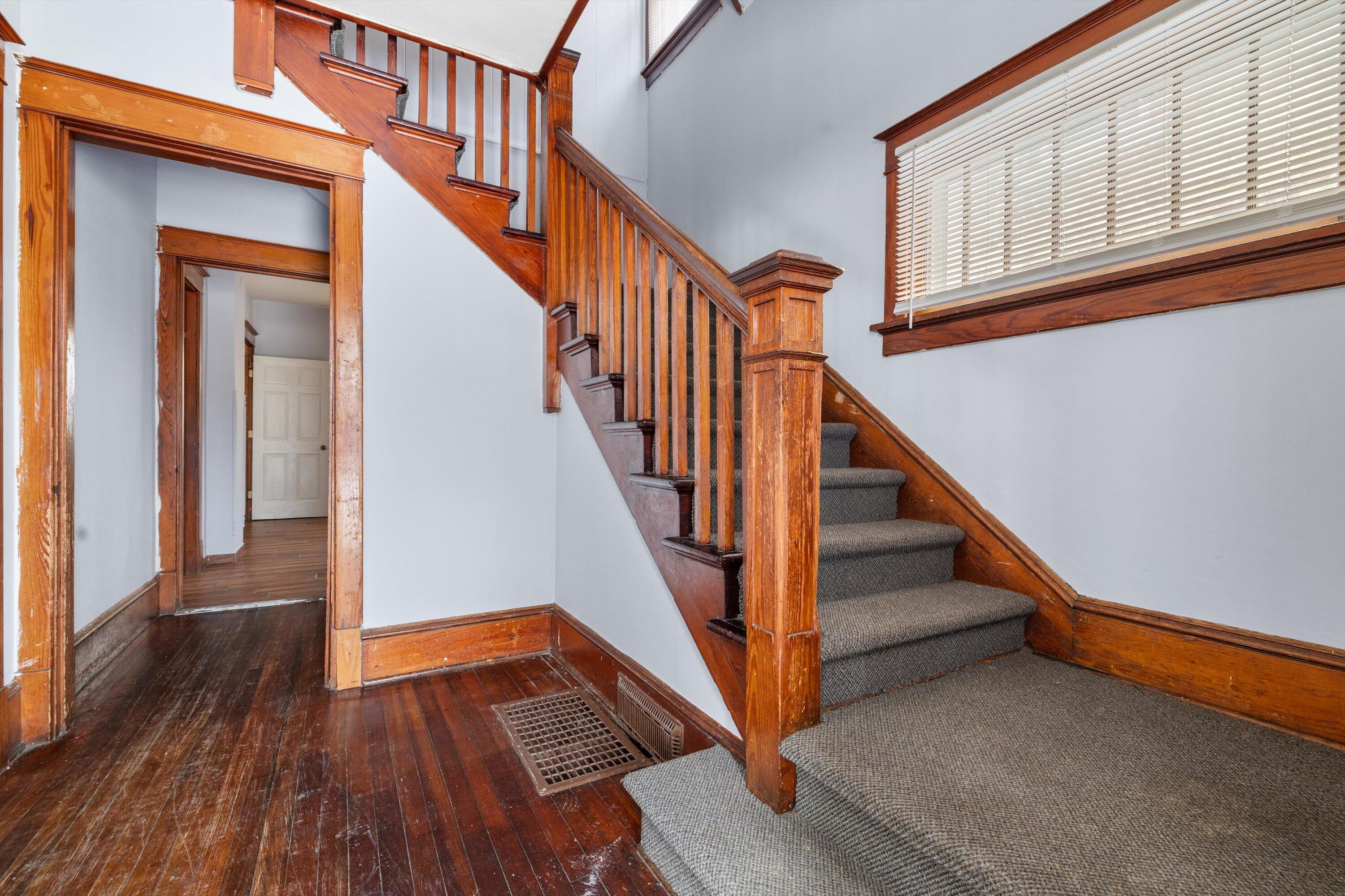 6806 Sheridan Road Kenosha, WI 53143 - Photo 6 of 36 Front Foyer