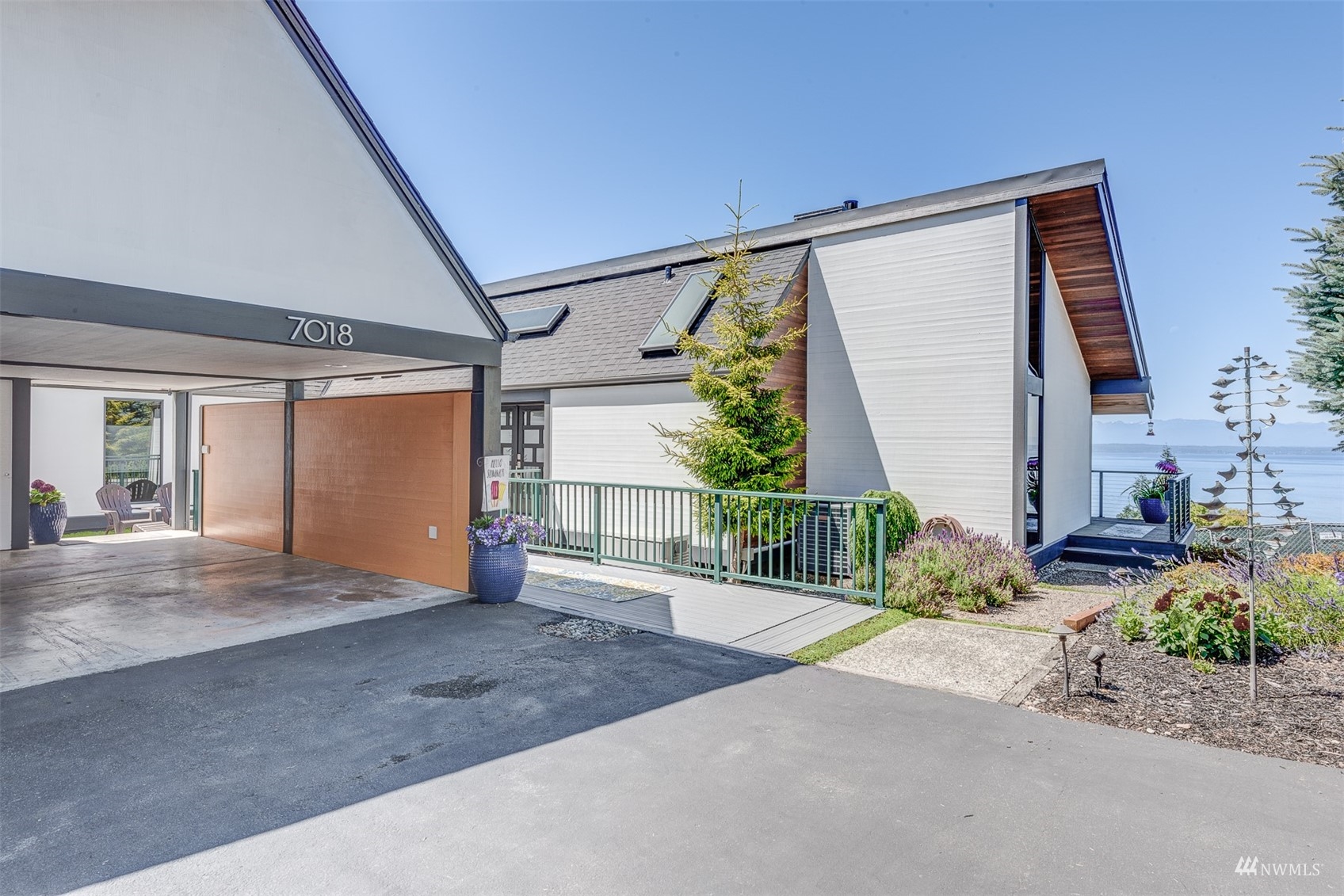 7018 150th Place Southwest Edmonds, WA 98026 - Photo 2 of 40