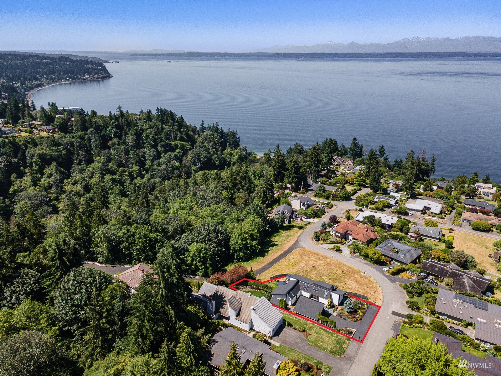7018 150th Place Southwest Edmonds, WA 98026 - Photo 4 of 40