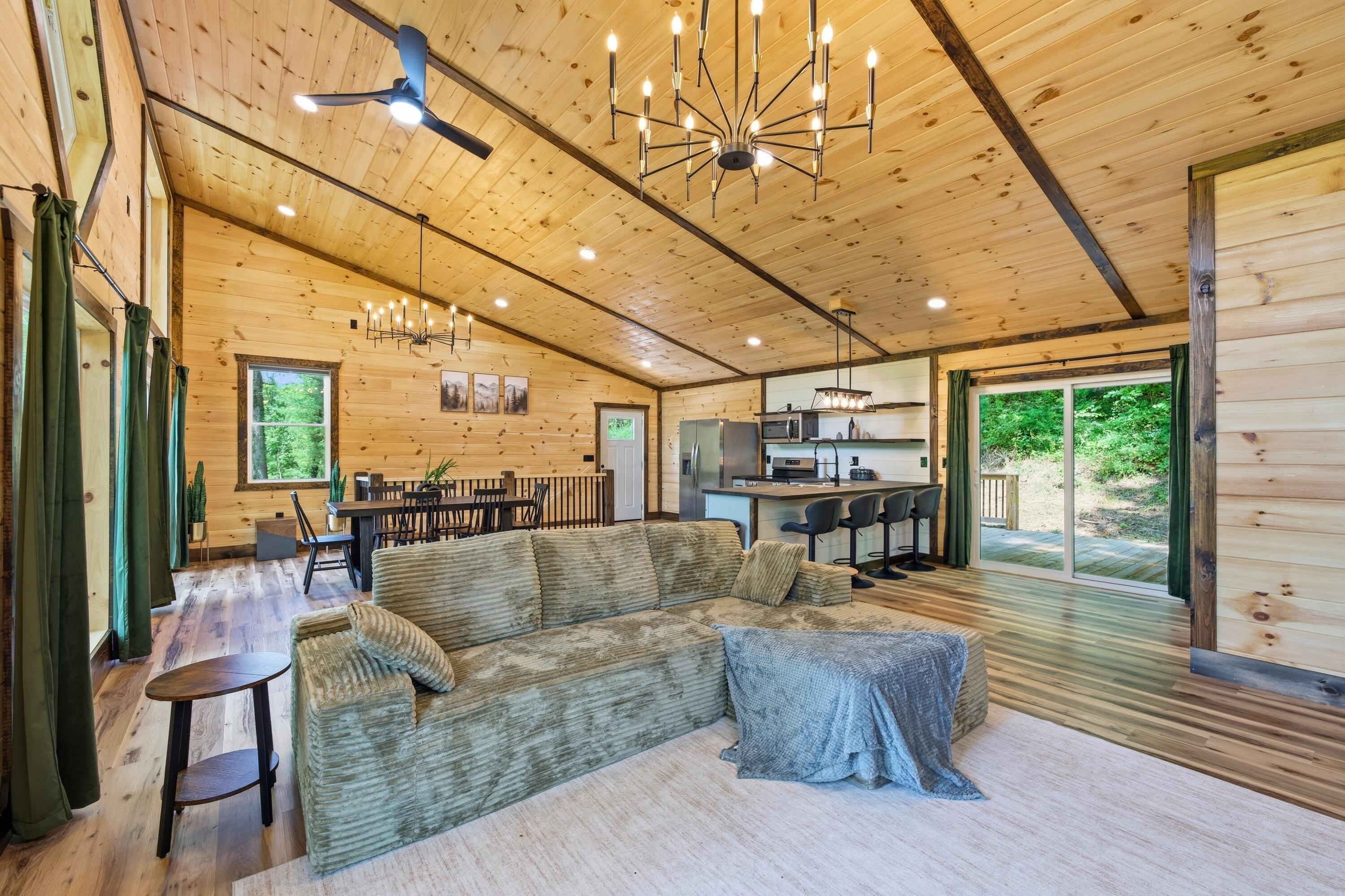 31799 Wheelabout Road McArthur, OH 45651 - Photo 12 of 27 Livingroom2
