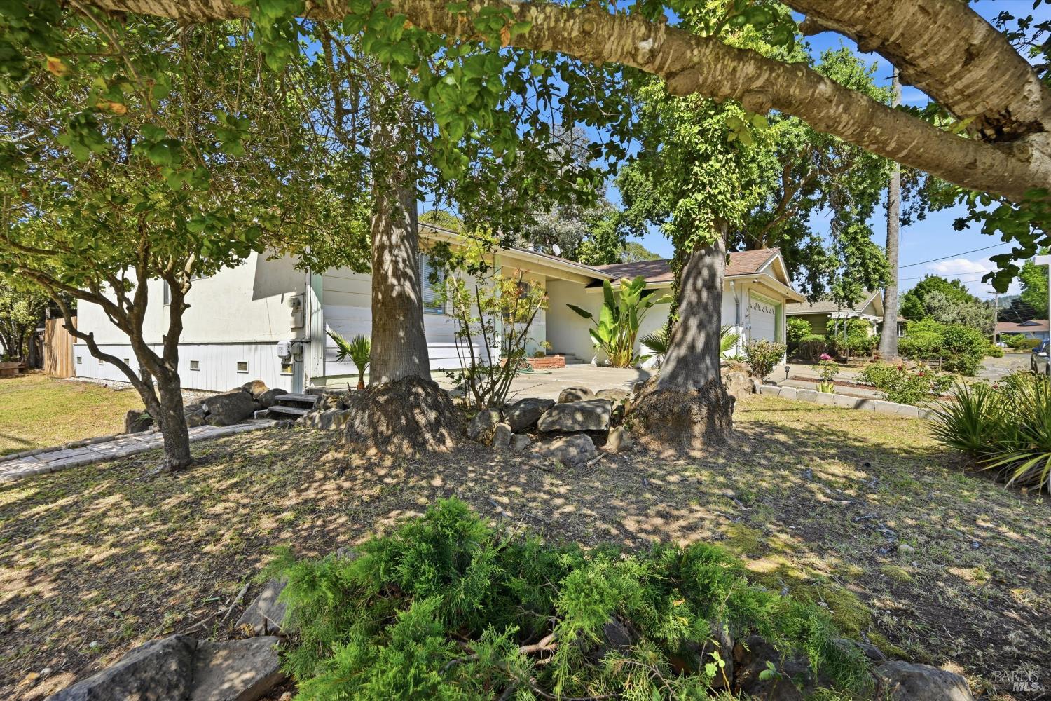 2537 Tamarisk Drive Santa Rosa, CA 95405 - Photo 2 of 25