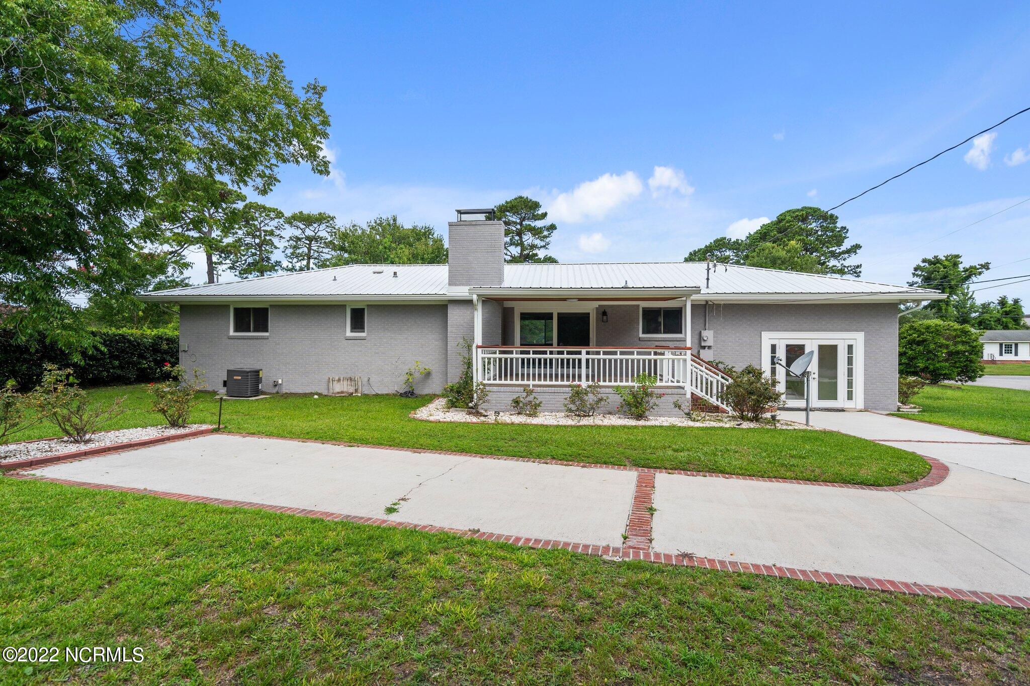 1901 Fordham Road Wilmington, NC 28403 - Photo 1 of 67 1-web-or-mls-DSC08184
