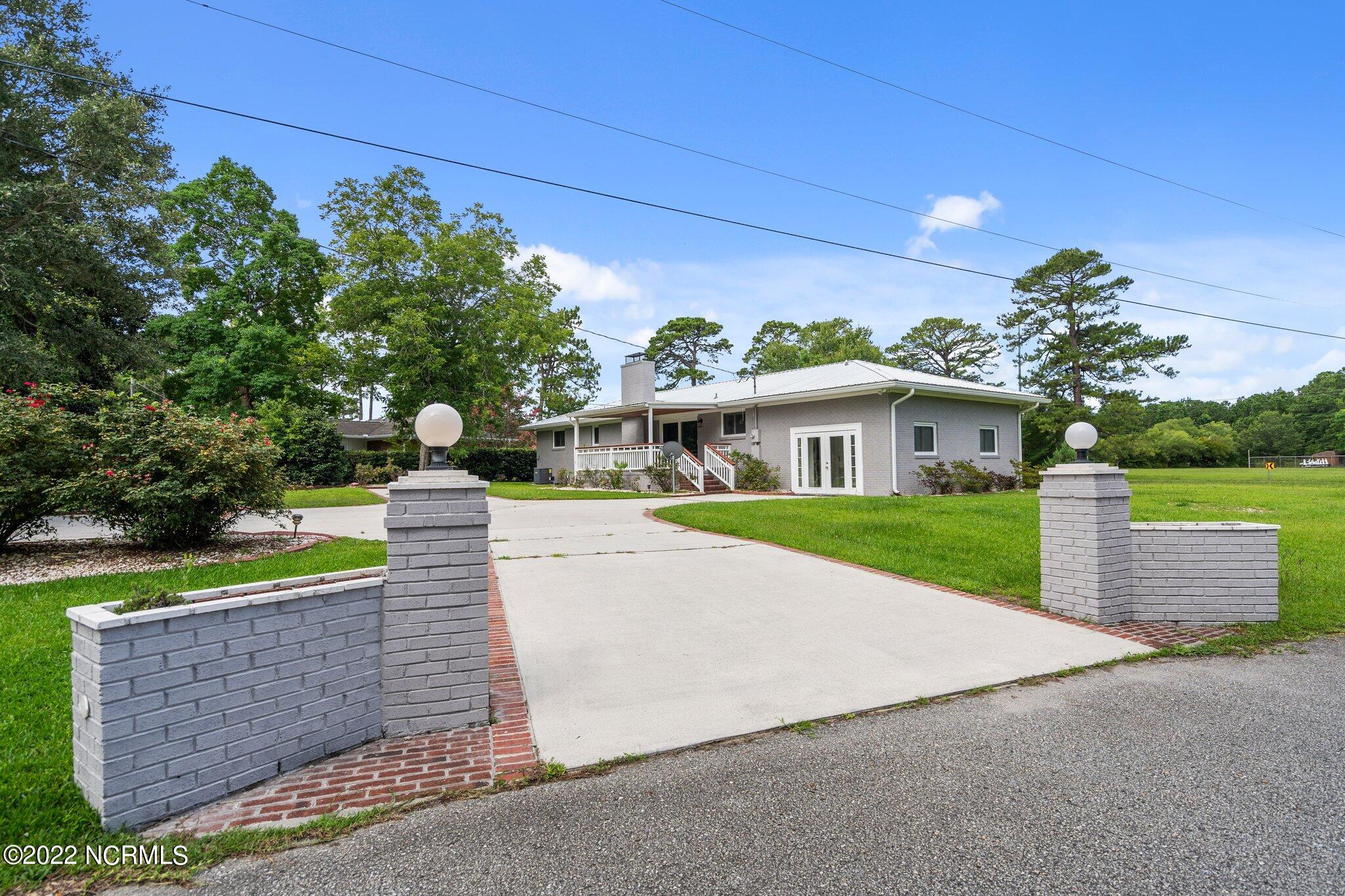 1901 Fordham Road Wilmington, NC 28403 - Photo 2 of 67 2-web-or-mls-DSC08182