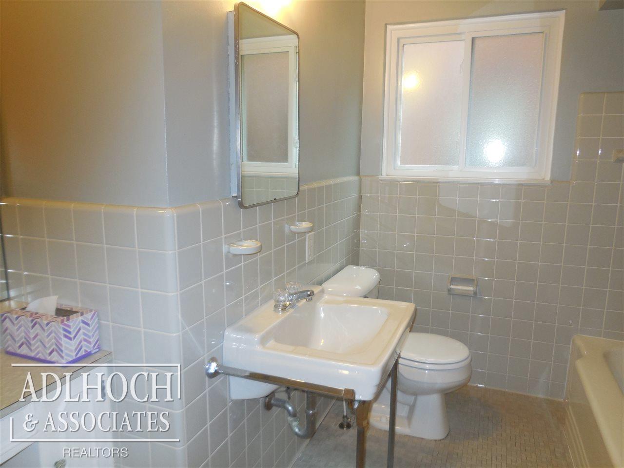924 Trombley Road Grosse Pointe, MI 48230 - Photo 9 of 19