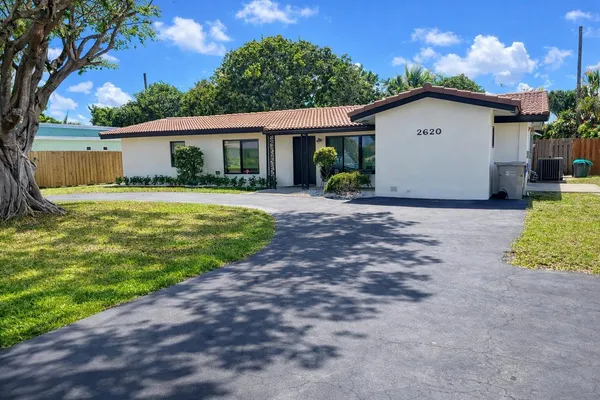 $4,499 | 2620 Northeast 19th Street, Pompano Beach, FL 33062