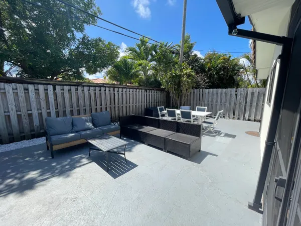 $4,499 | 2620 Northeast 19th Street, Pompano Beach, FL 33062