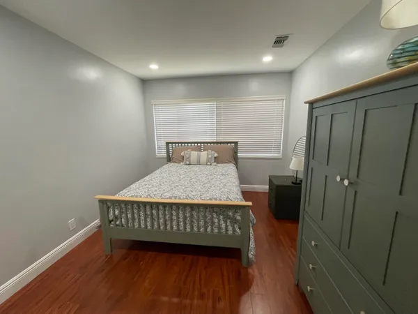 $4,499 | 2620 Northeast 19th Street, Pompano Beach, FL 33062