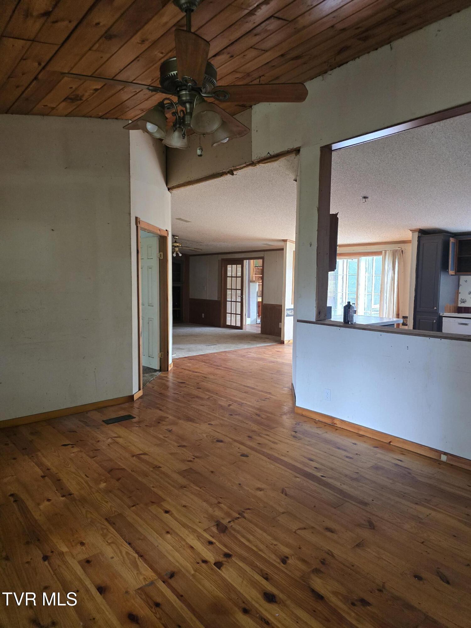 2242 Divide Road Mountain City, TN 37683 - Photo 16 of 22 20260619_112513