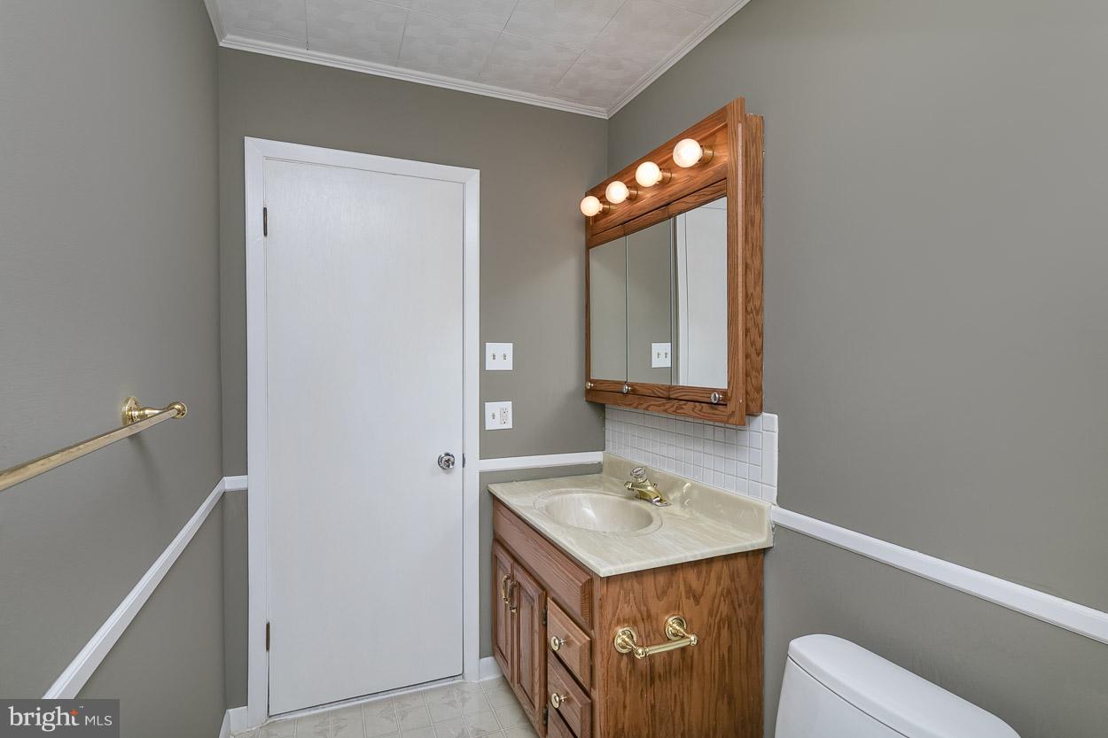 2113 Cider Mill Road Baltimore, MD 21234 - Photo 22 of 30 Bath