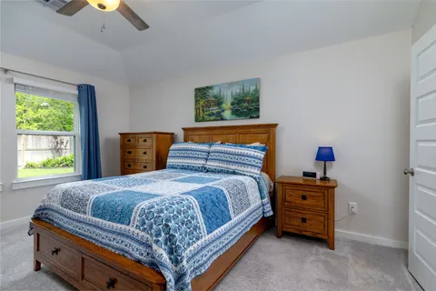 $325,000 | 4910 Bottlebrush Drive, Pearland, TX 77584