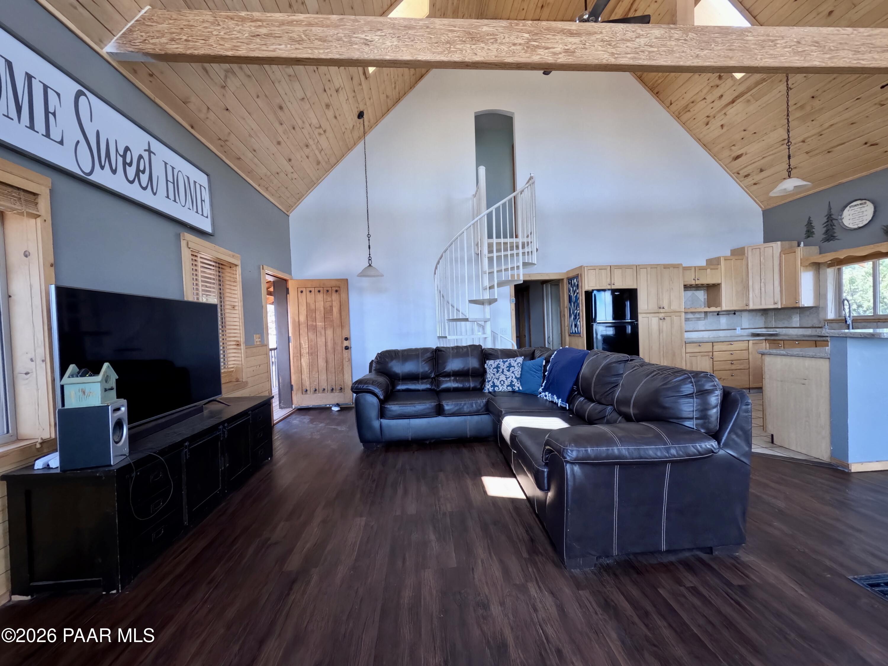 33867 West Whiskey River Road Seligman, AZ 86337 - Photo 6 of 50 Living area