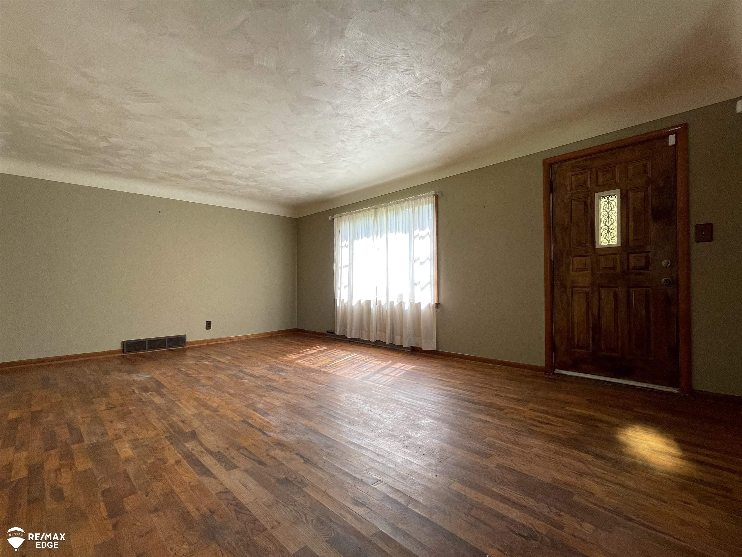 2439 South Vassar Road Davison, MI 48423 - Photo 5 of 16 50116299-4.JPG