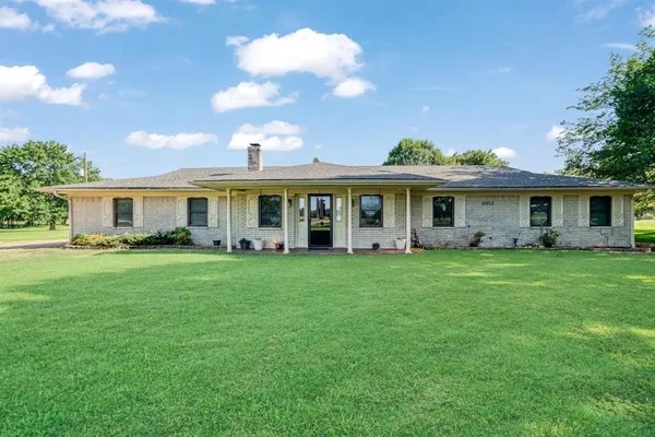 $450,000 | 6951 Farm To Market 1499, Sumner, TX 75486
