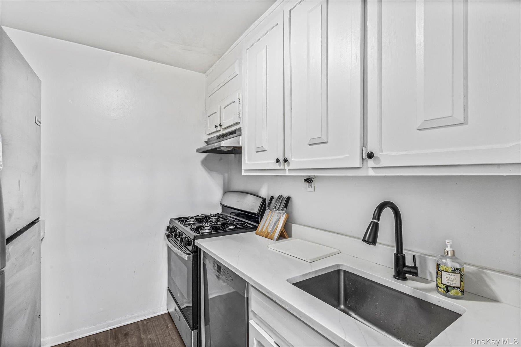 600 Shore Road, Unit 5B Long Beach, NY 11561 - Photo 11 of 27