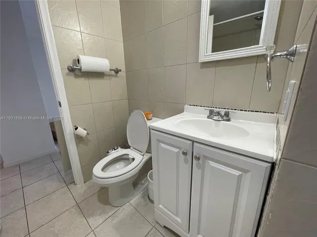 $1,800 | 1817 South Ocean Drive, Unit 226, Hallandale Beach, FL 33009