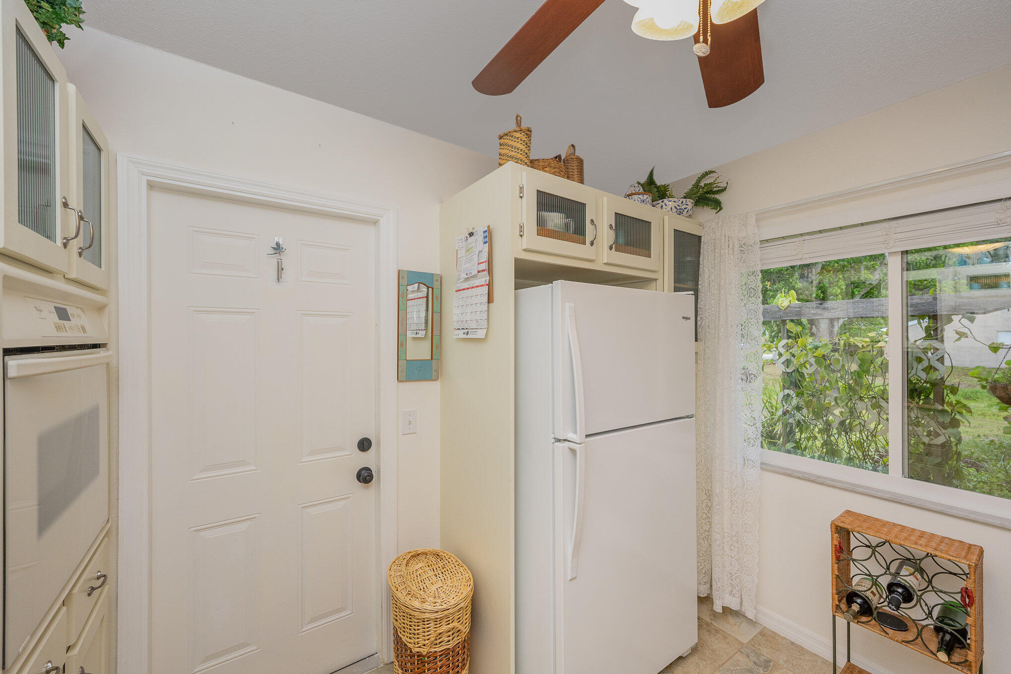 1562 Creel Road Northeast Palm Bay, FL 32905 - Photo 8 of 23 Kitchen