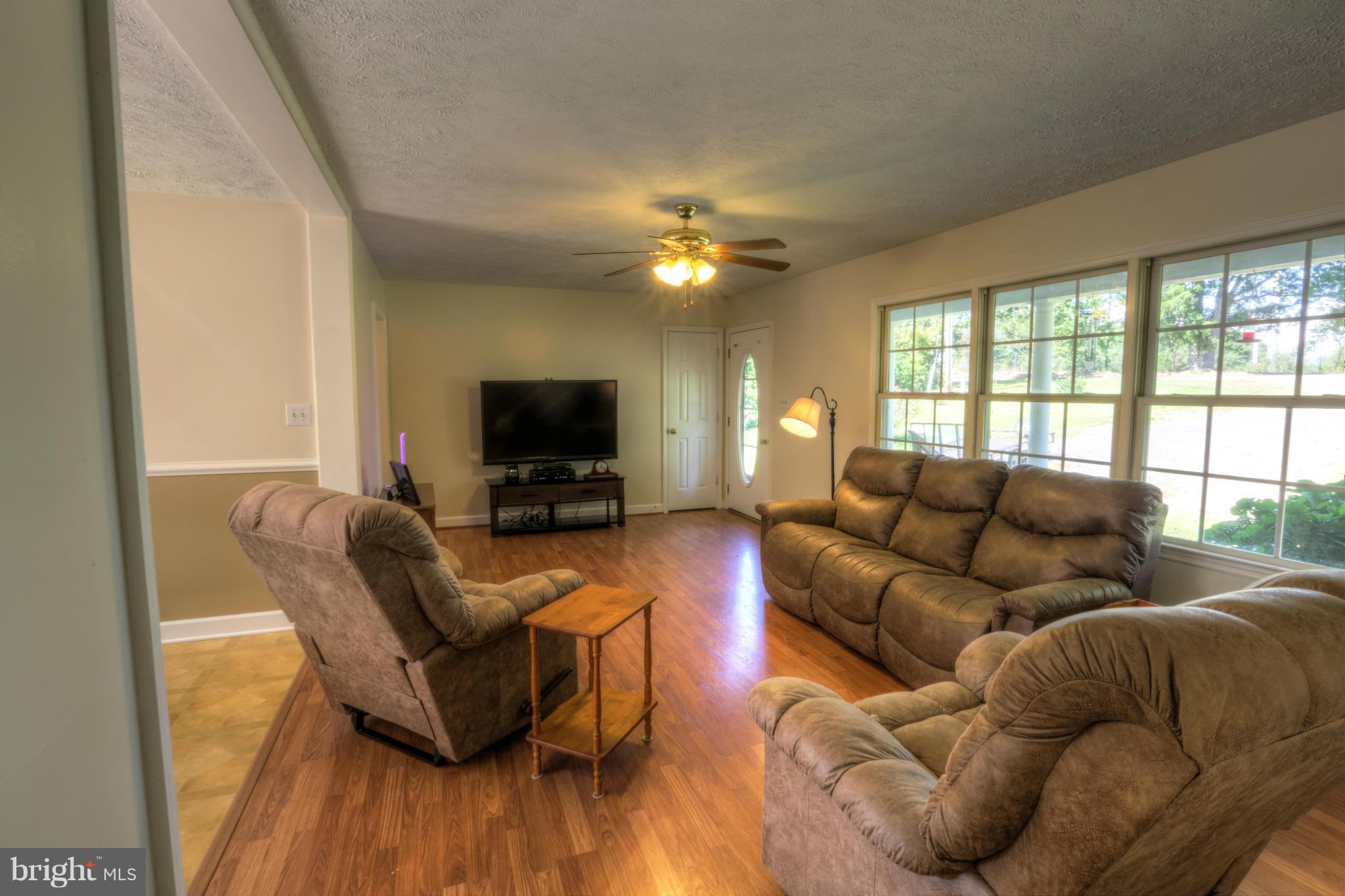 16108 Waterloo Road Amissville, VA 20106 - Photo 2 of 24 Family Room