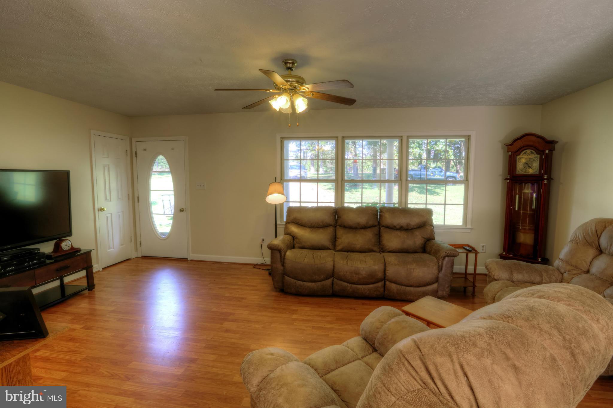 16108 Waterloo Road Amissville, VA 20106 - Photo 3 of 24 Family Room