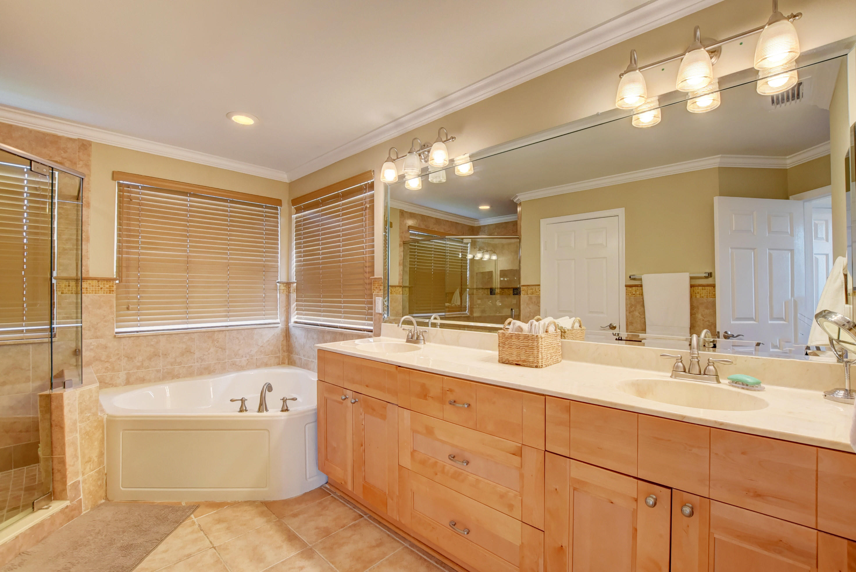 20282 Monteverdi Circle Boca Raton, FL 33498 - Photo 38 of 71 44_ebf_1433and4more