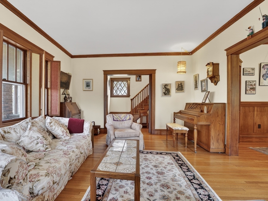 44 Hemlock Street Needham, MA 02492 - Photo 8 of 31