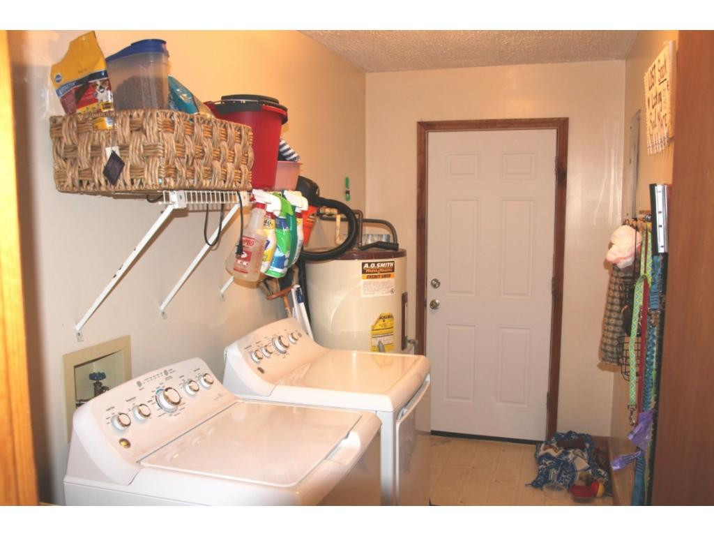 6909 Big Dry Run Road Butler, TN 37640 - Photo 15 of 25 LARGE LAUNDRY ROOM