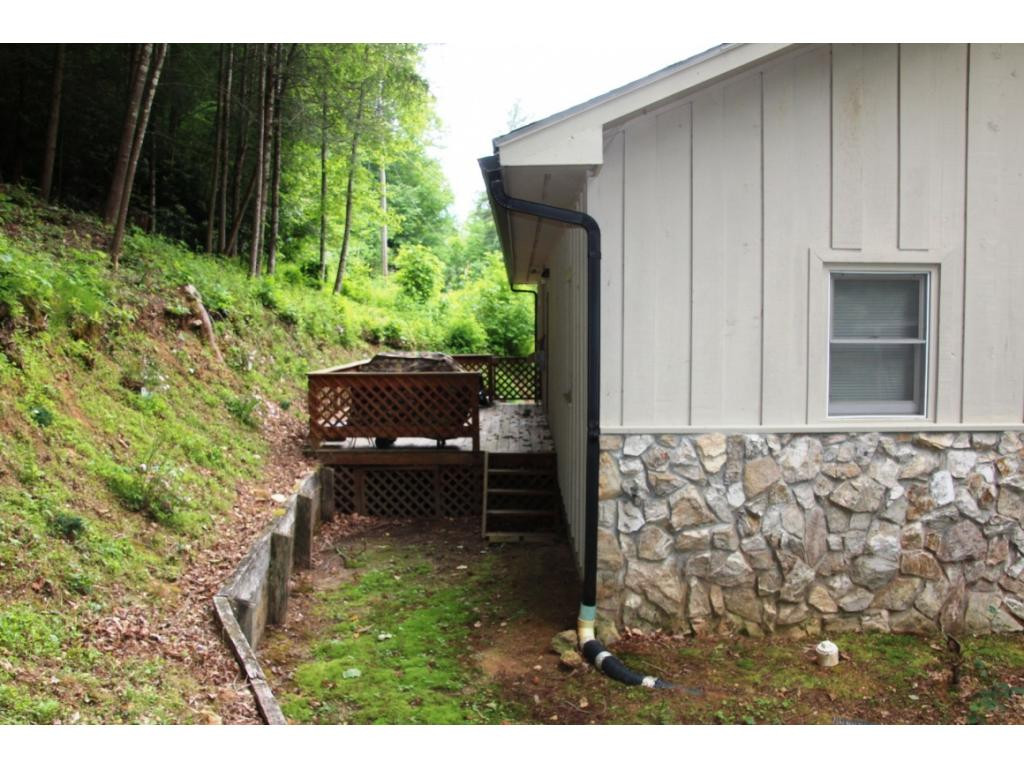 6909 Big Dry Run Road Butler, TN 37640 - Photo 20 of 25 BACK DECK