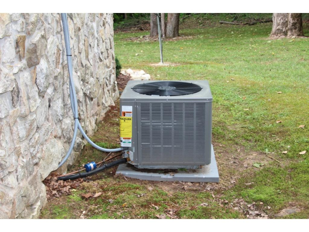 6909 Big Dry Run Road Butler, TN 37640 - Photo 25 of 25 NEW HEAT PUMP