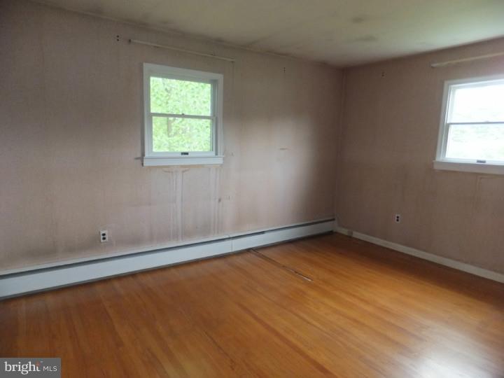 1406 Foster Road Warminster, PA 18974 - Photo 11 of 17 Gallery Image 11