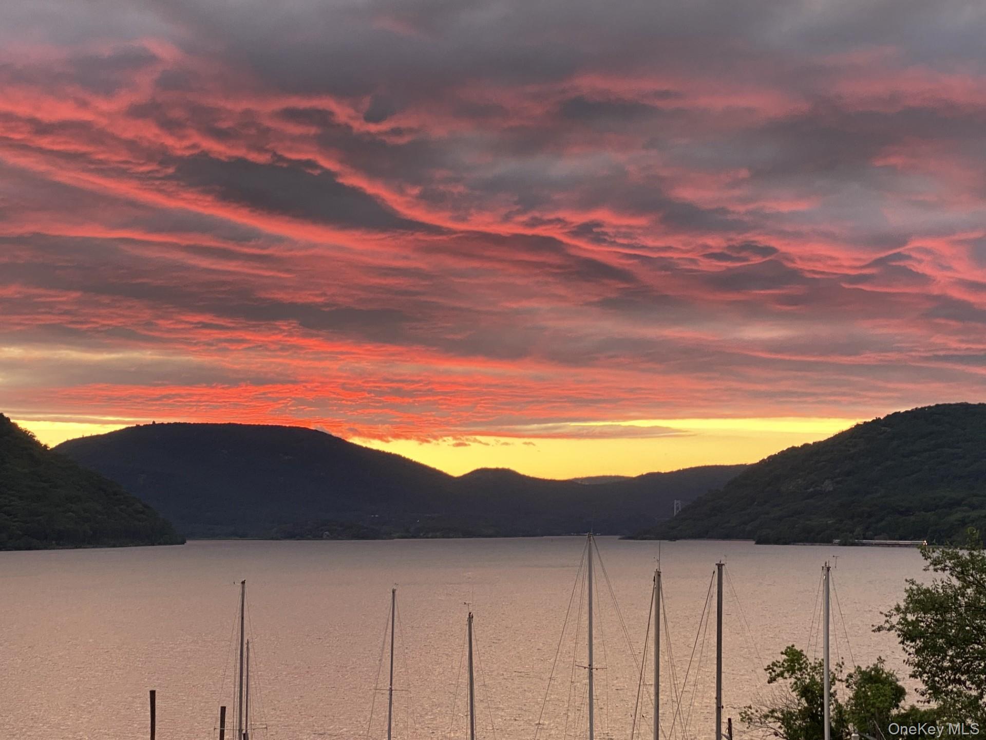 323 Waterside Close Peekskill, NY 10566 - Photo 35 of 42 Sunset view from your balcony