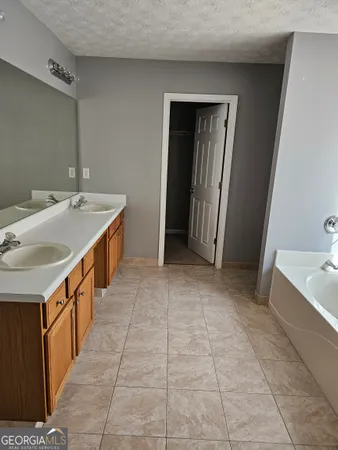 $2,600 | 1529 Sydney Pond Circle Northwest, Lawrenceville, GA 30046