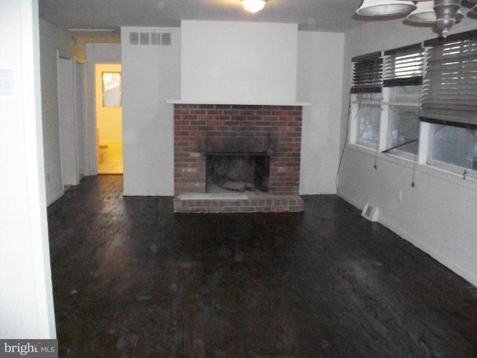 310 Bryanstone Road Reisterstown, MD 21136 - Photo 2 of 15 Living Room